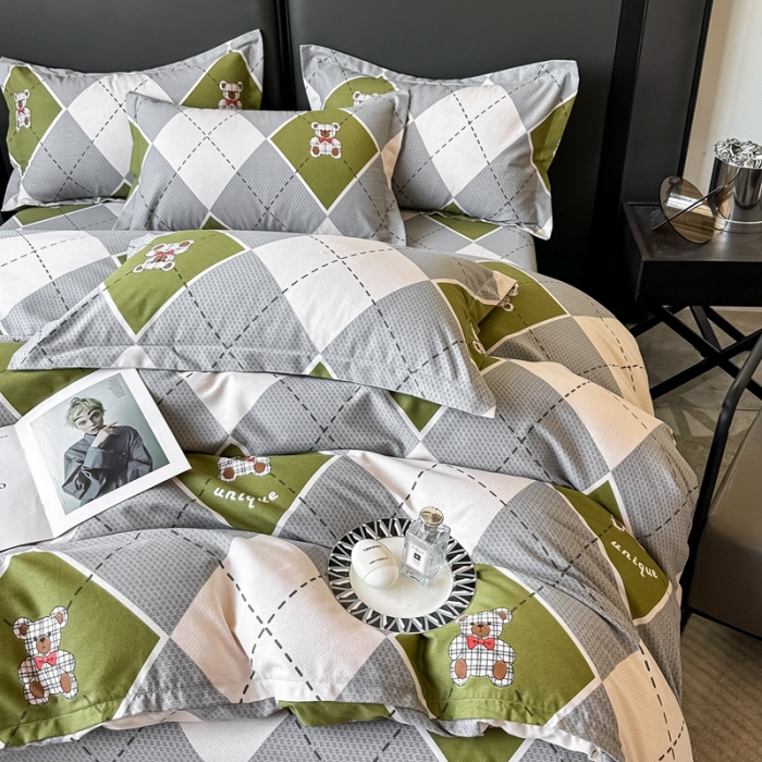 91家纺网 家纺一手货源 找家纺 晶缦家纺 2023新款风尚系全棉生态磨毛多规格四件套 小熊贝蒂绿