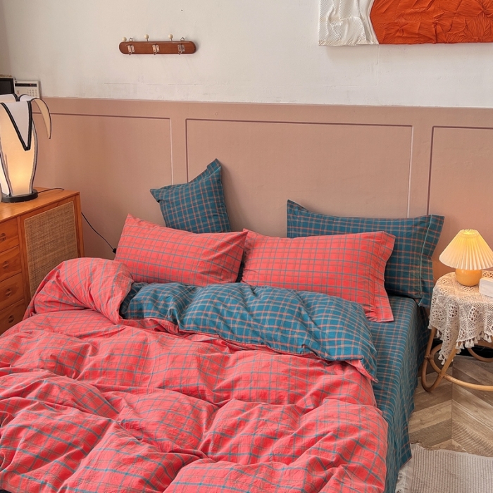 91家纺网 家纺一手货源 找家纺 价格下调三沁纯棉全棉色织水洗棉简约格子式四件套床单圆角荷叶边朵拉-粉蓝