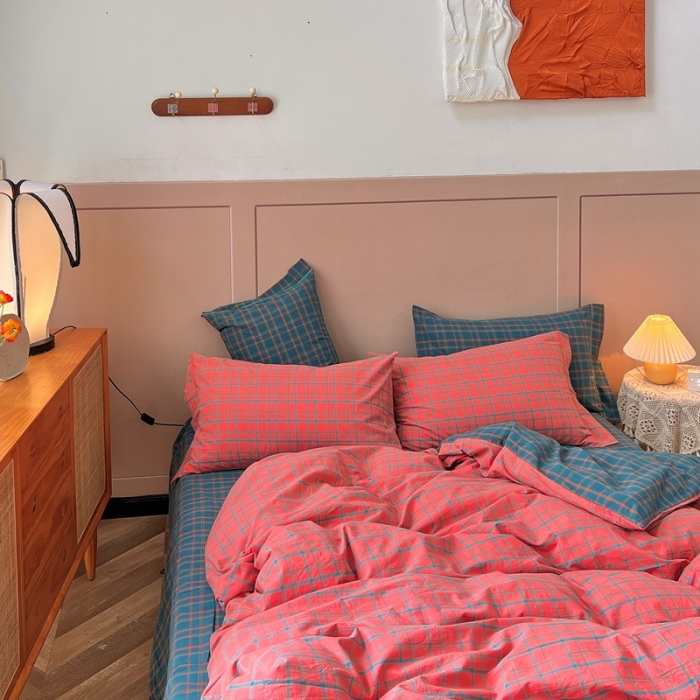 91家纺网 家纺一手货源 找家纺 价格下调三沁纯棉全棉色织水洗棉简约格子式四件套床单圆角荷叶边朵拉-粉蓝