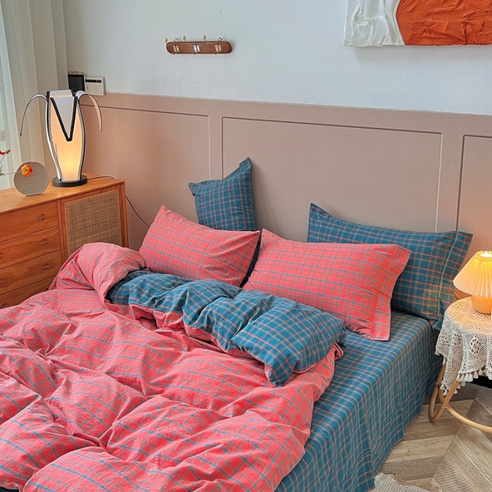 91家纺网 家纺一手货源 找家纺 价格下调三沁纯棉全棉色织水洗棉简约格子式四件套床单圆角荷叶边朵拉-粉蓝