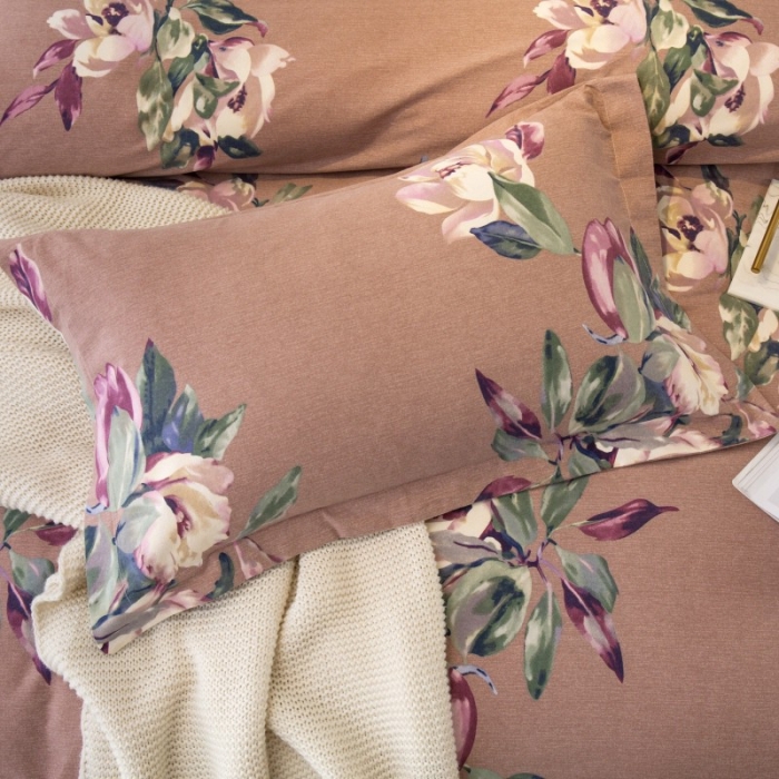 91家纺网 家纺一手货源 找家纺 晶缦家纺 2023新款风尚系全棉生态磨毛多规格单品枕套 浣溪沙-豆沙