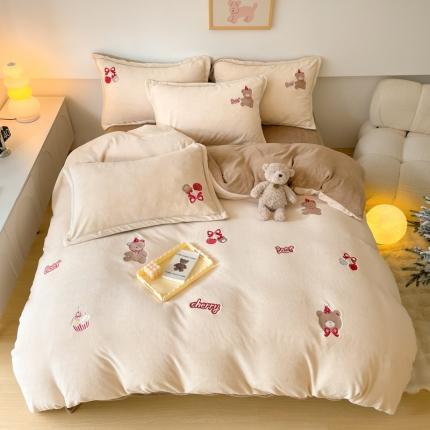 91家纺网 家纺一手货源 找家纺 （总）包小包 23直播新款秋冬高克重刺绣牛奶绒四件套小熊系列提供买家秀