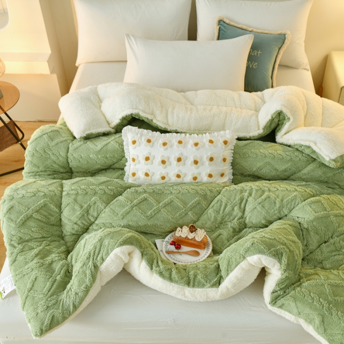 91家纺网 家纺一手货源 找家纺 梦初语 2023新款塔芙绒被子 苍翠绿