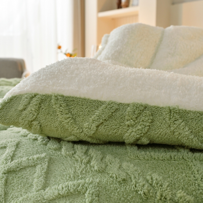 91家纺网 家纺一手货源 找家纺 梦初语 2023新款塔芙绒被子 苍翠绿