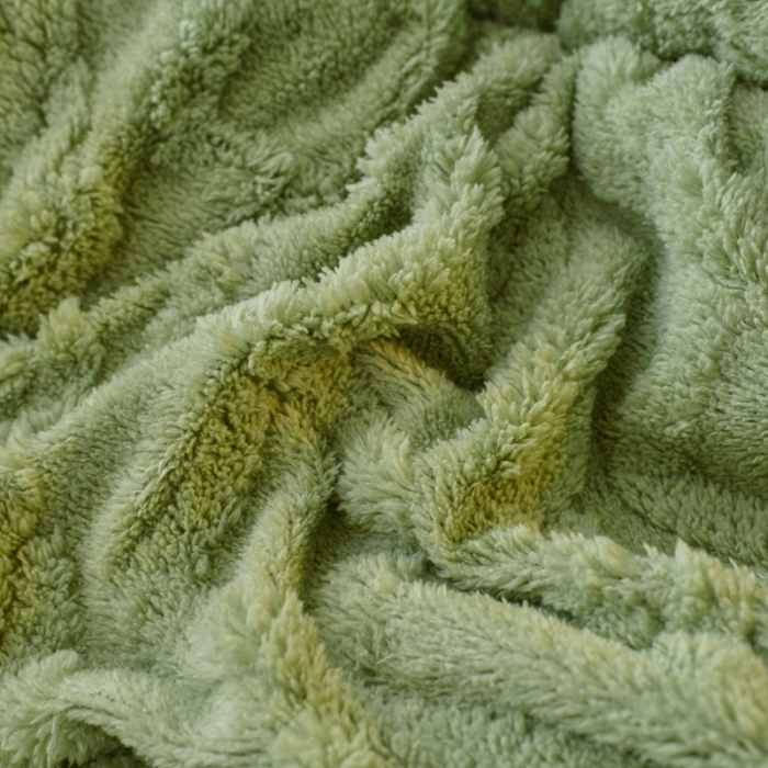 91家纺网 家纺一手货源 找家纺 梦初语 2023新款塔芙绒被子 苍翠绿