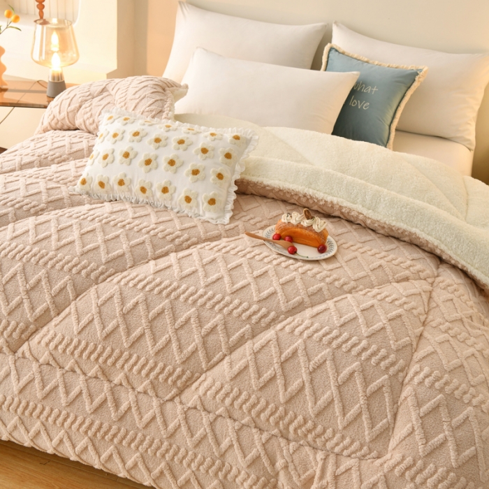 91家纺网 家纺一手货源 找家纺 梦初语 2023新款塔芙绒被子 奶咖