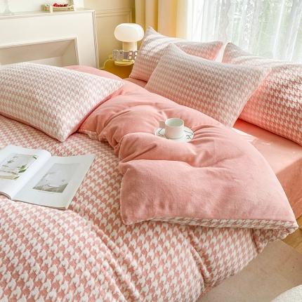 91家纺网 家纺一手货源 找家纺 （总）小主驾到 2023直播新款千鸟格雕花牛奶绒四件套