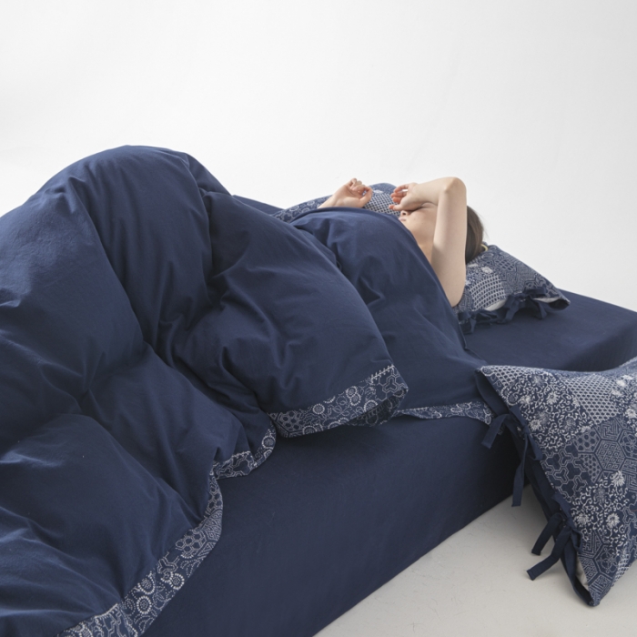 91家纺网 家纺一手货源 找家纺 安莱生活 2023新款简约花妍缤纷拼边四件套-风格二 缤纷花妍拼边款-藏青