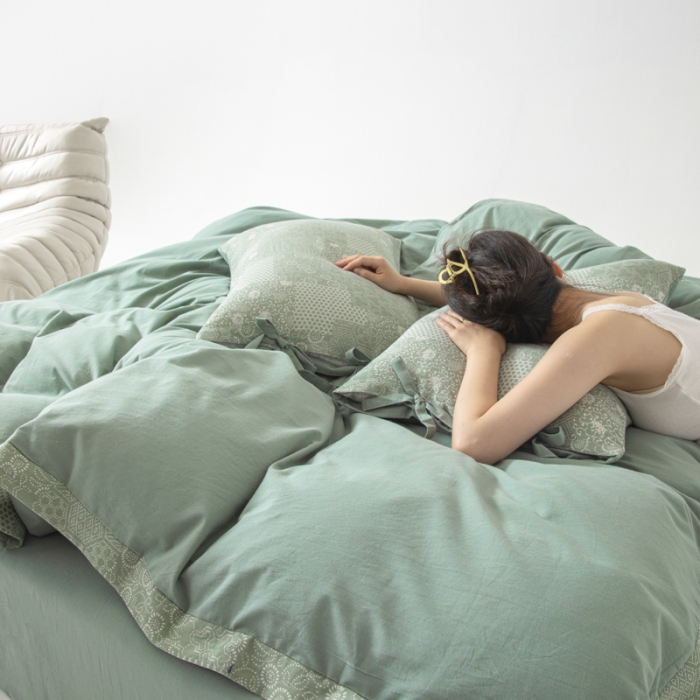 91家纺网 家纺一手货源 找家纺 安莱生活 2023新款简约花妍缤纷拼边四件套-风格二 缤纷花妍拼边款-灰绿