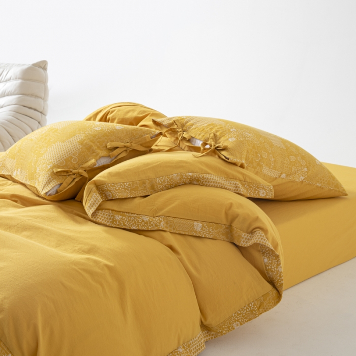 91家纺网 家纺一手货源 找家纺 安莱生活 2023新款简约花妍缤纷拼边四件套-风格二 缤纷花妍拼边款-姜黄