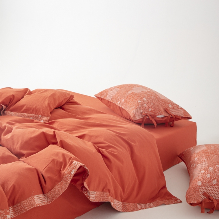 91家纺网 家纺一手货源 找家纺 安莱生活 2023新款简约花妍缤纷拼边四件套-风格二 缤纷花妍拼边款-橘红