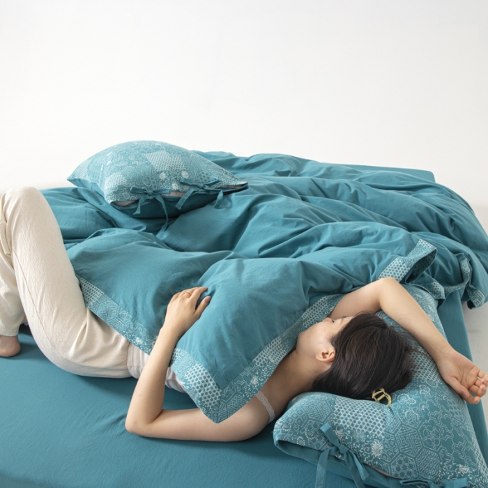 91家纺网 家纺一手货源 找家纺 安莱生活 2023新款简约花妍缤纷拼边四件套-风格二 缤纷花妍拼边款-乌兰