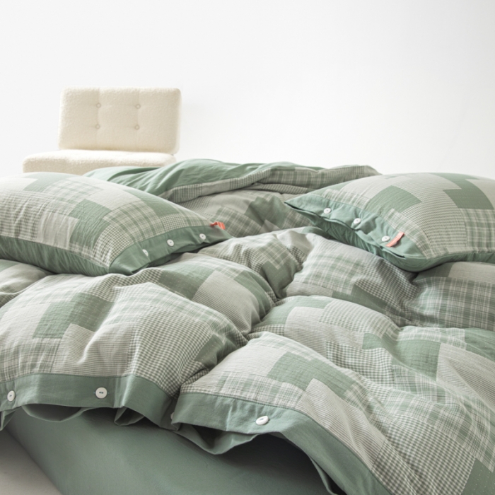 91家纺网 家纺一手货源 找家纺 安莱生活 2023新款拼布田园纽扣款四件套 拼布田园纽扣款-灰绿