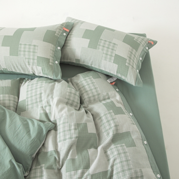 91家纺网 家纺一手货源 找家纺 安莱生活 2023新款拼布田园纽扣款四件套 拼布田园纽扣款-灰绿