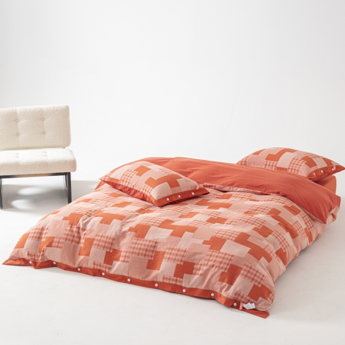 91家纺网 家纺一手货源 找家纺 安莱生活 2023新款拼布田园纽扣款四件套 拼布田园纽扣款-橘红