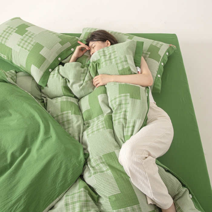 91家纺网 家纺一手货源 找家纺 安莱生活 2023新款拼布田园纽扣款四件套 拼布田园纽扣款-嫩绿