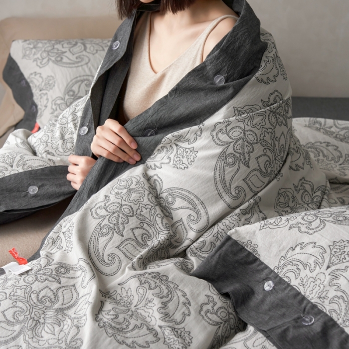 91家纺网 家纺一手货源 找家纺 安莱生活 2023新款双层纱大提花纽扣款波拿系列工艺款四件套 波拿-深灰