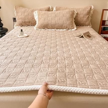 91家纺网 家纺一手货源 找家纺 （总）眠博士 2023新款三层绗缝210克牛奶绒纯色绗缝大象床护垫