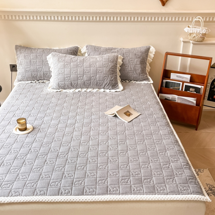 91家纺网 家纺一手货源 找家纺 眠博士 2023新款三层绗缝210克牛奶绒纯色绗缝大象床护垫 床护垫-浅灰