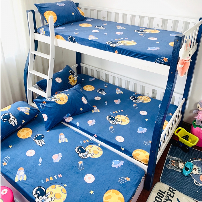 91家纺网 家纺一手货源 找家纺 小虾米 2023新款上下床加厚牛奶绒床笠 遨游太空