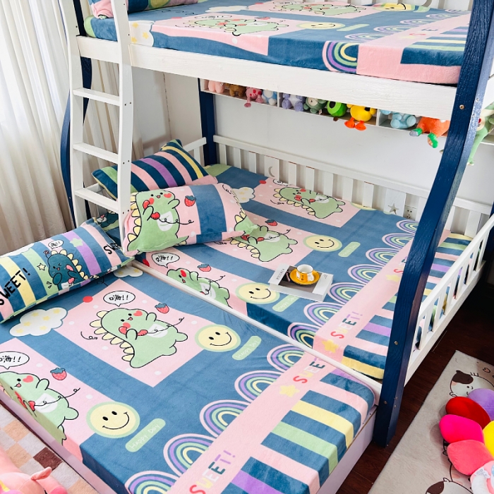 91家纺网 家纺一手货源 找家纺 小虾米 2023新款上下床加厚牛奶绒床笠 恐龙宝宝