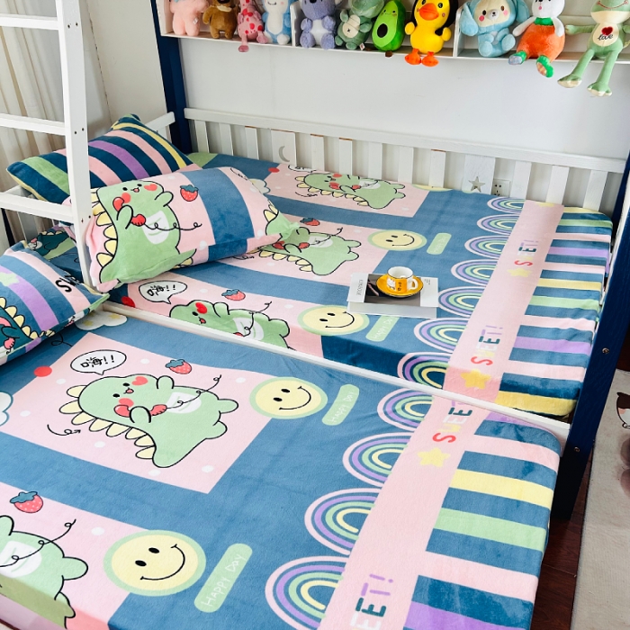 91家纺网 家纺一手货源 找家纺 小虾米 2023新款上下床加厚牛奶绒床笠 恐龙宝宝