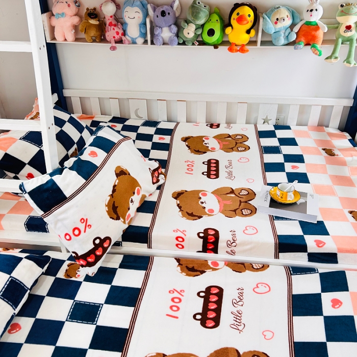 91家纺网 家纺一手货源 找家纺 小虾米 2023新款上下床加厚牛奶绒床笠 快乐熊宝