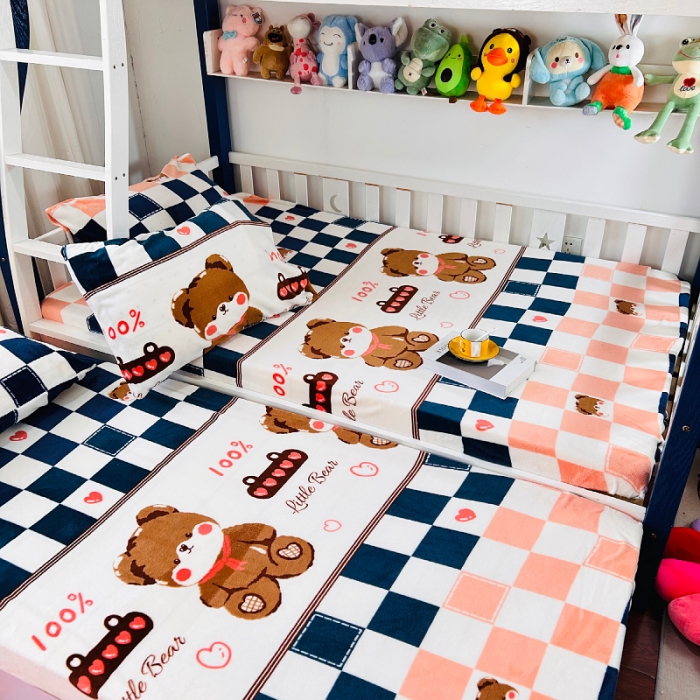 91家纺网 家纺一手货源 找家纺 小虾米 2023新款上下床加厚牛奶绒床笠 快乐熊宝