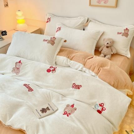 23直播新款秋冬高克重刺绣牛奶绒四件套小熊系列提供买家秀 小熊米黄双拼
