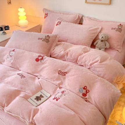 23直播新款秋冬高克重刺绣牛奶绒四件套小熊系列提供买家秀 小熊樱花粉