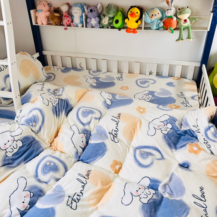 91家纺网 家纺一手货源 找家纺 小虾米 2023新款上下床加厚牛奶绒被套 爱心天使