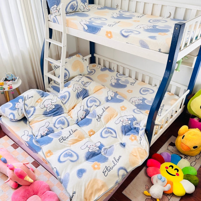 91家纺网 家纺一手货源 找家纺 小虾米 2023新款上下床加厚牛奶绒被套 爱心天使