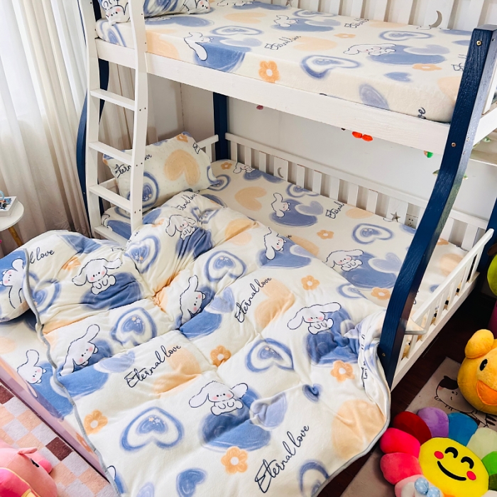 91家纺网 家纺一手货源 找家纺 小虾米 2023新款上下床加厚牛奶绒被套 爱心天使