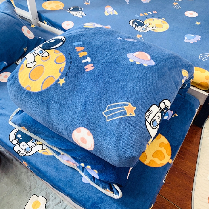 91家纺网 家纺一手货源 找家纺 小虾米 2023新款上下床加厚牛奶绒被套 遨游太空