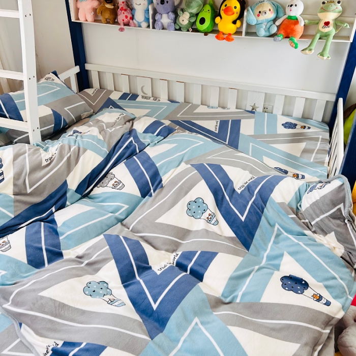 91家纺网 家纺一手货源 找家纺 小虾米 2023新款上下床加厚牛奶绒被套 冰淇淋