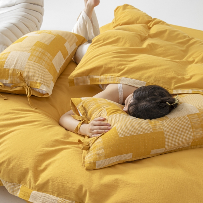 91家纺网 家纺一手货源 找家纺 安莱生活 2023新款简约拼布田园拼边四件套 姜黄