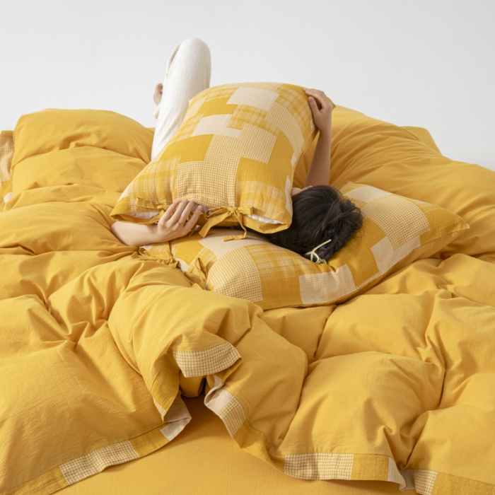 91家纺网 家纺一手货源 找家纺 安莱生活 2023新款简约拼布田园拼边四件套 姜黄