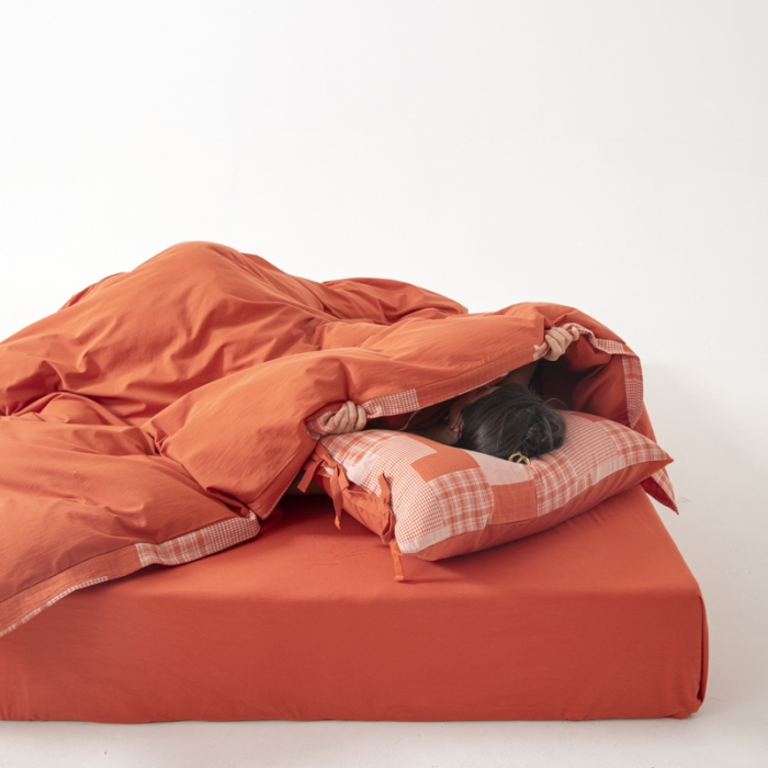 91家纺网 家纺一手货源 找家纺 安莱生活 2023新款简约拼布田园拼边四件套 橘红