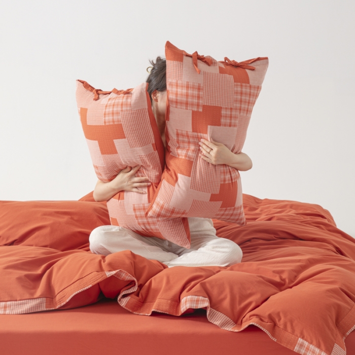 91家纺网 家纺一手货源 找家纺 安莱生活 2023新款简约拼布田园拼边四件套 橘红