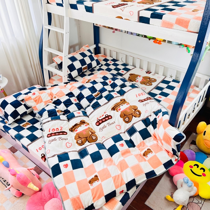 91家纺网 家纺一手货源 找家纺 小虾米 2023新款上下床加厚牛奶绒被套 快乐熊宝