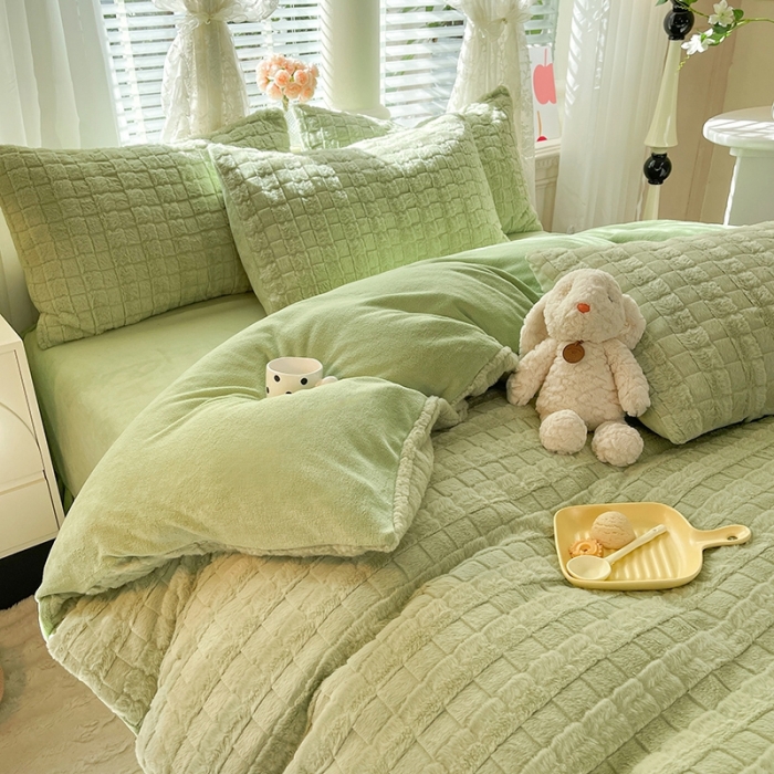 91家纺网 家纺一手货源 找家纺 欧冠家纺 2023新款高克重兔绒牛奶绒四件套 抹茶绿