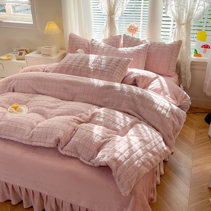 91家纺网 家纺一手货源 找家纺 欧冠家纺 2023新款高克重兔绒牛奶绒四件套 奶油粉