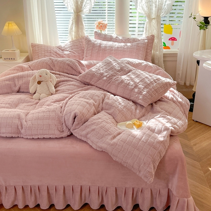 91家纺网 家纺一手货源 找家纺 欧冠家纺 2023新款高克重兔绒牛奶绒四件套 奶油粉