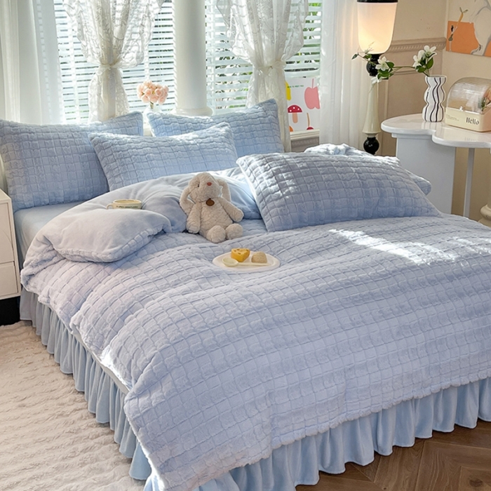 91家纺网 家纺一手货源 找家纺 欧冠家纺 2023新款高克重兔绒牛奶绒四件套 天空蓝