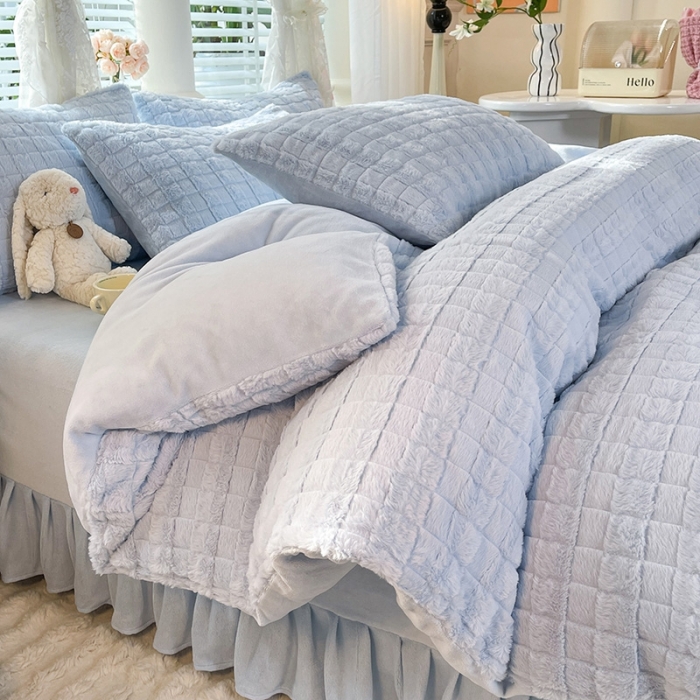 91家纺网 家纺一手货源 找家纺 欧冠家纺 2023新款高克重兔绒牛奶绒四件套 天空蓝