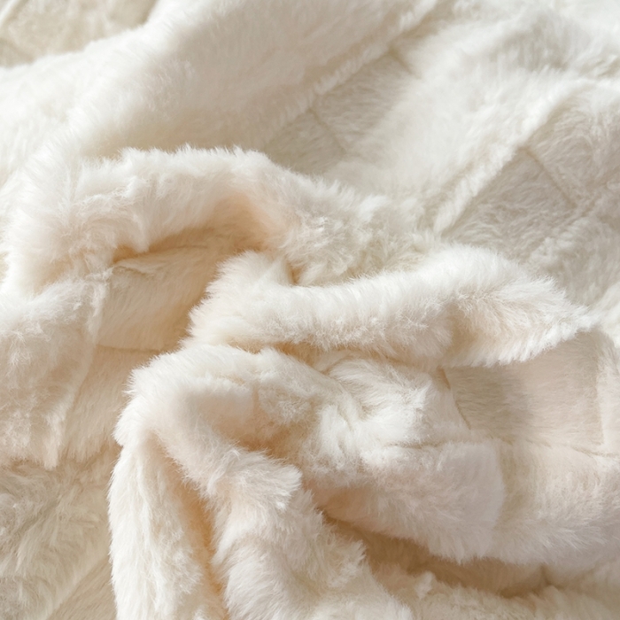 91家纺网 家纺一手货源 找家纺 欧冠家纺 2023新款高克重兔绒牛奶绒四件套 月光白灰