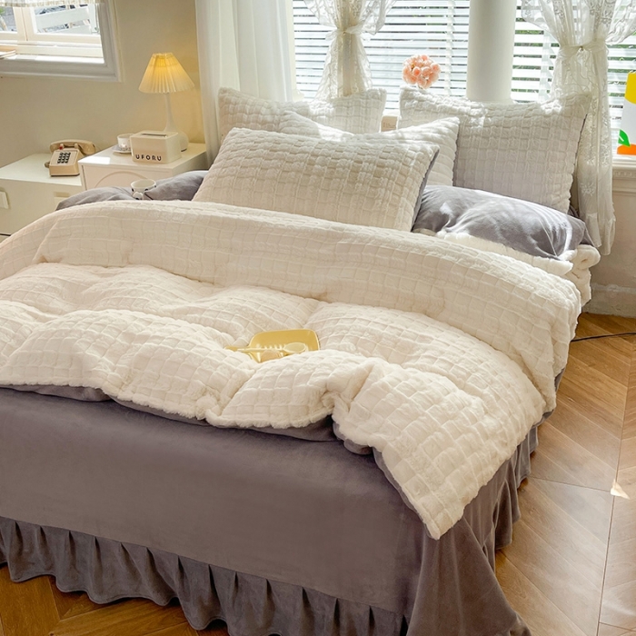 91家纺网 家纺一手货源 找家纺 欧冠家纺 2023新款高克重兔绒牛奶绒四件套 月光白灰