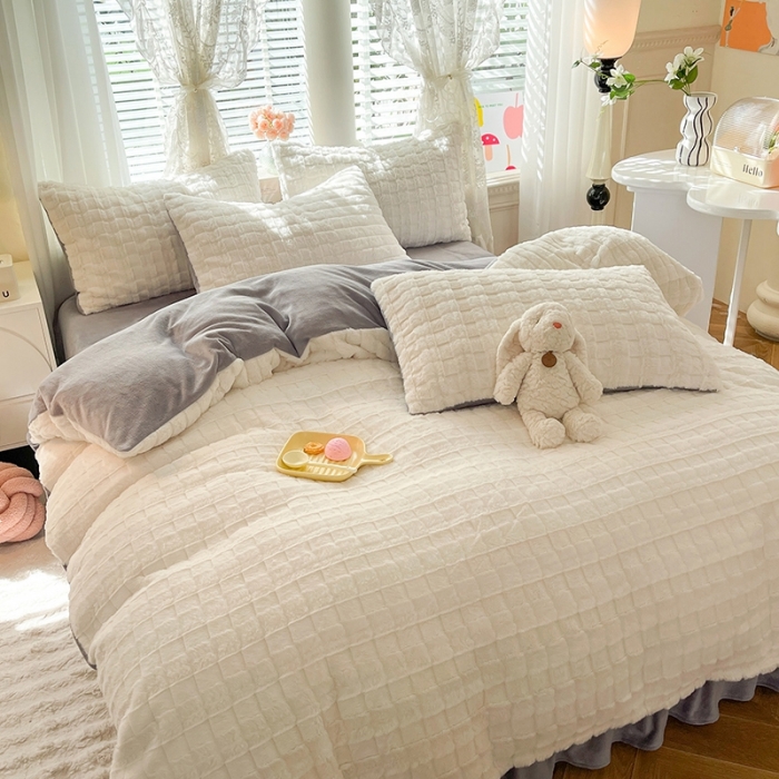 91家纺网 家纺一手货源 找家纺 欧冠家纺 2023新款高克重兔绒牛奶绒四件套 月光白灰