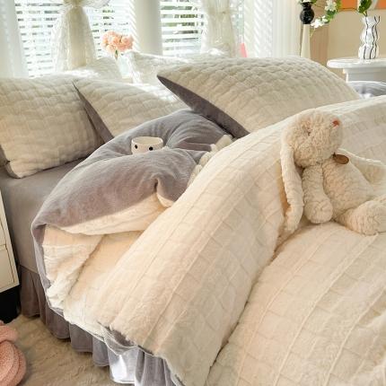 91家纺网 家纺一手货源 找家纺 丝印良品 2023新款高克重兔绒牛奶绒四件套 月光白灰