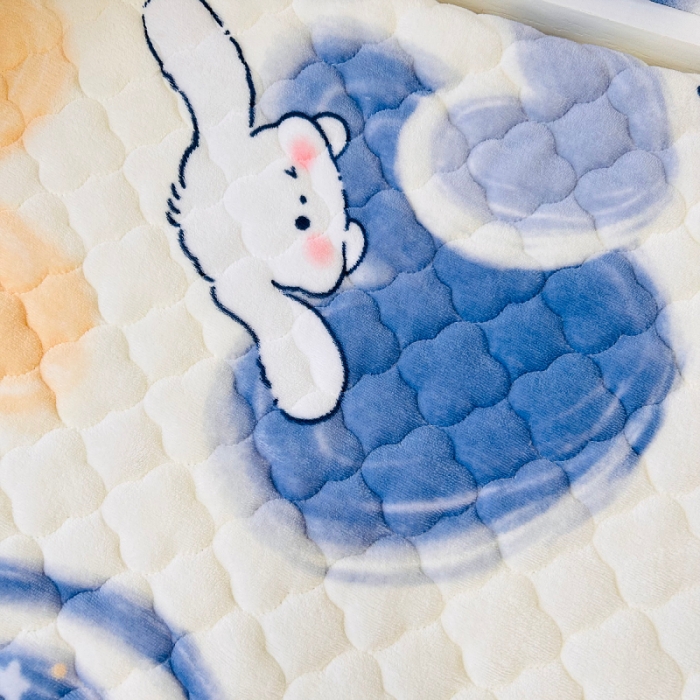 91家纺网 家纺一手货源 找家纺 小虾米 2023新款上下床加厚牛奶绒夹棉床笠 爱心天使